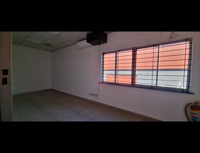 332M² OFFICE TO LET IN ROSSBURGH